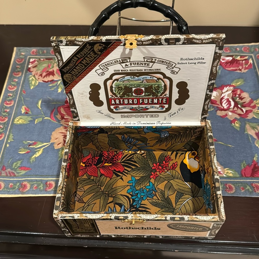 Vintage Cigar Handbag purse Arturo Fuente Dominican Republic with top handle